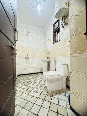 Bathroom in 1 BHK Apartment at Chattarpur – for Rent