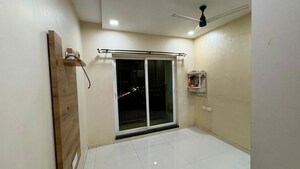 Room in 2 BHK Apartment at Rustomjee Athena, Majiwada – for Rent