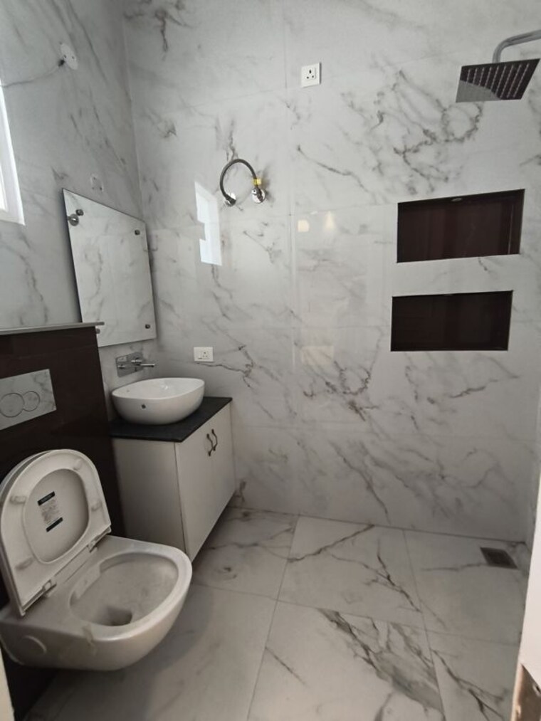 Bathroom, high ground 3 Bedroom 105 Sq.Yd. Villa In High Ground Zirakpur 10396146