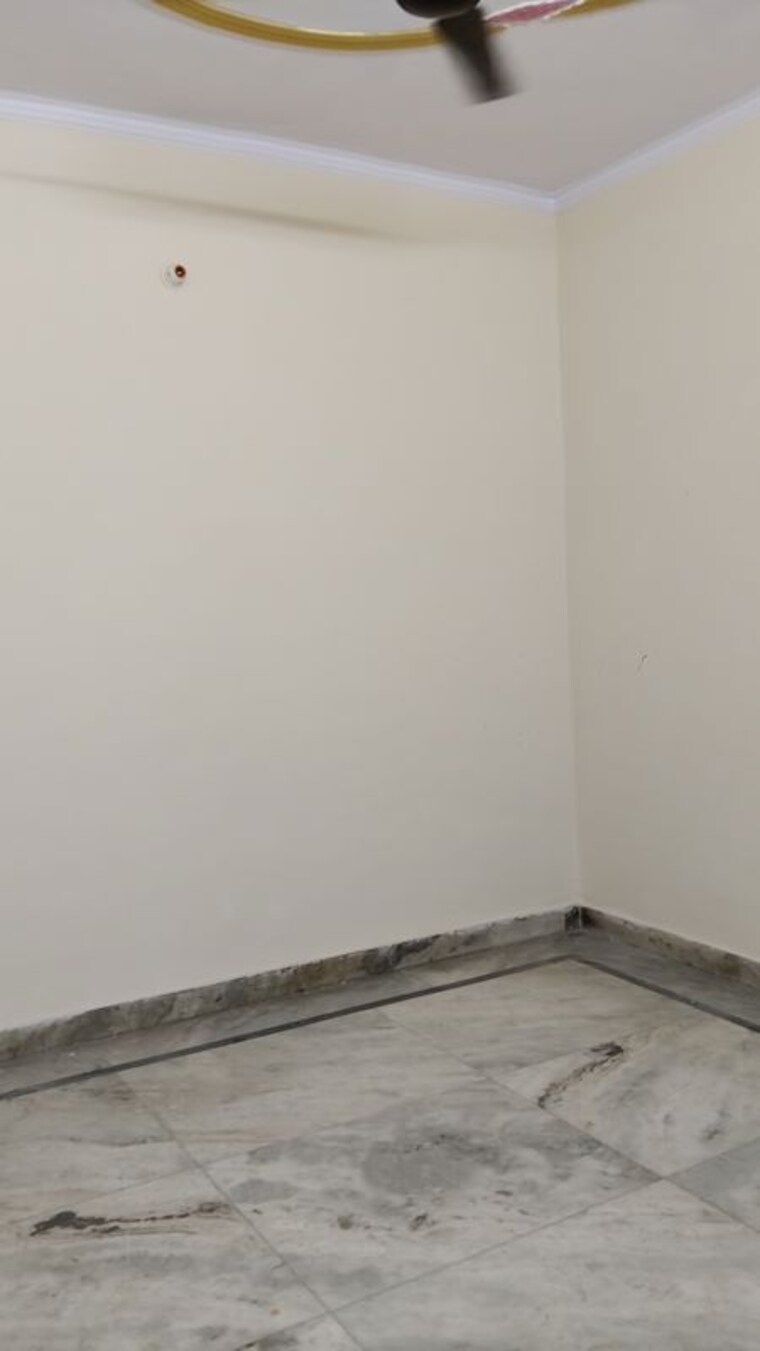 Room, spring field colony 3 Bedroom 2050 Sq.Ft. Builder Floor In Spring Field Colony Faridabad 10396166