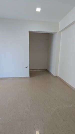 Room in 3 BHK Apartment at Bhoomi Celestia, Malad West – for Rent