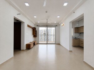 Room in  Apartment at Bhartiya Nikoo Homes Phase 2, Thanisandra Main Road – for Rent