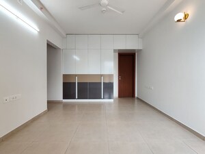 Room in  Apartment at Bhartiya Nikoo Homes Phase 2, Thanisandra Main Road – for Rent