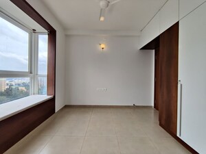Room in  Apartment at Bhartiya Nikoo Homes Phase 2, Thanisandra Main Road – for Rent