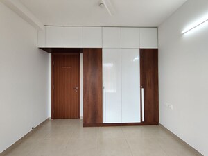 Room in  Apartment at Bhartiya Nikoo Homes Phase 2, Thanisandra Main Road – for Rent
