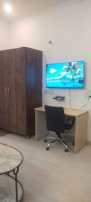Team Area in 1 BHK Builder Floor at Sector 39 – for Rent