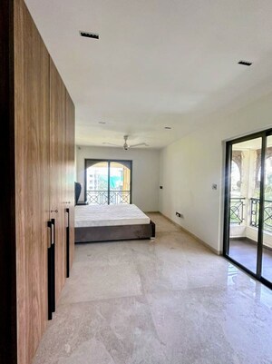 Room in 3 BHK Apartment at Regency Terrace, Khar West – for Rent