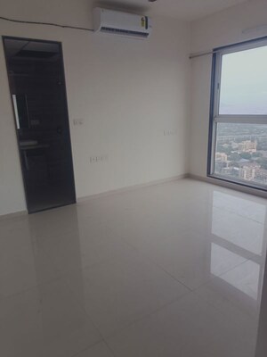 Room in 2 BHK Apartment at Runwal Nirvana, Parel – for Rent