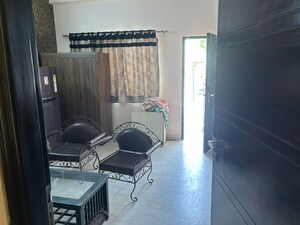 Living Room in 1 BHK Builder Floor at Sector 40 – for Rent