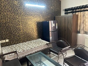 Living Room in 1 BHK Builder Floor at Sector 40 – for Rent