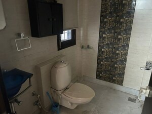 Bathroom in 1 BHK Builder Floor at Sector 40 – for Rent