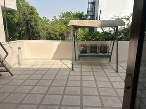 Balcony in 1 BHK Builder Floor at Sector 40 – for Rent