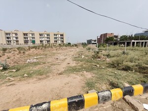  Plot For Sale in High Ground