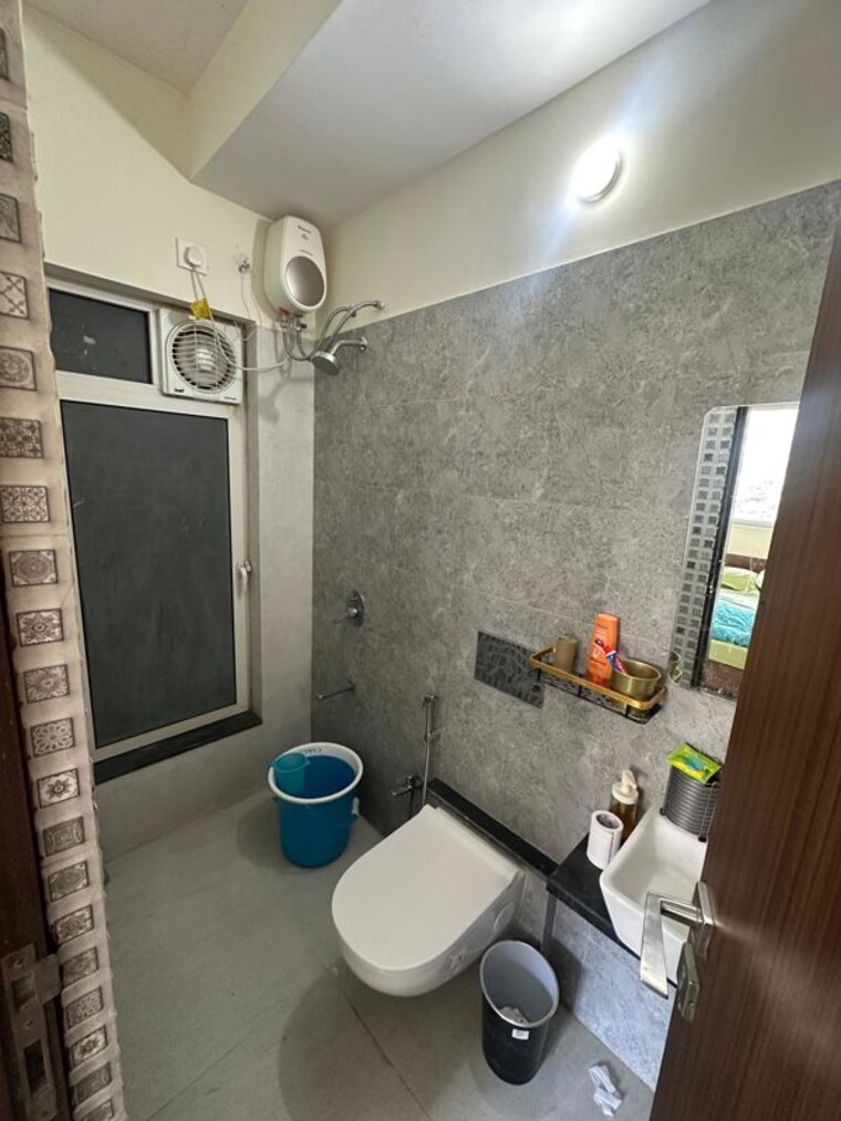Bathroom, romell-umiya-grandeur 2 Bedroom 780 Sq.Ft. Apartment In Goregaon East Mumbai 10396272