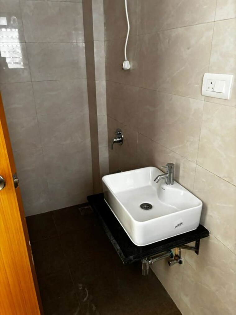 Bathroom, bajaj-shubhada 3 Bedroom 1150 Sq.Ft. Apartment In Vile Parle East Mumbai 10396278