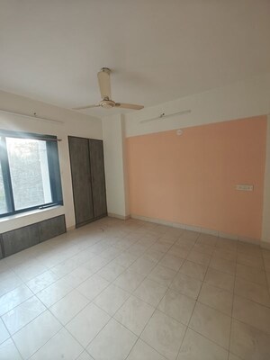 Room in 3 BHK Apartment at Sea Breeze Tower, Nerul – for Rent