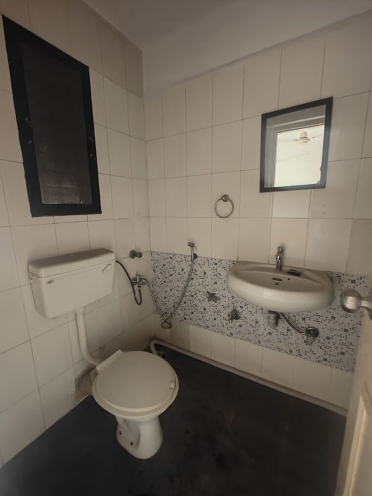 Bathroom, sea-breeze-tower 3 Bedroom 1450 Sq.Ft. Apartment In Nerul Navi Mumbai 10396281