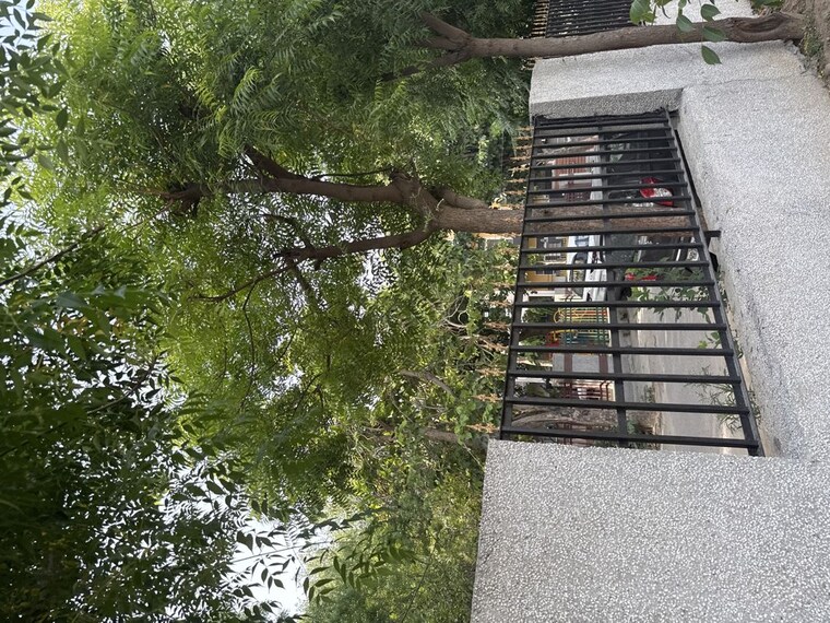 Exterior View, palam vihar 2.5 Bedroom 1500 Sq.Yd. Independent House In Palam Vihar Gurgaon 10396284