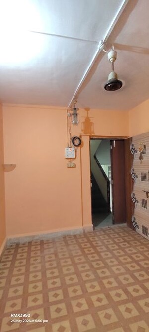Room in 1 BHK Apartment at Gulmohar Apartment Bhandup East, Bhandup East – for Rent