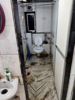 Bathroom in 1.5 BHK Apartment at Vile Parle West – for Rent