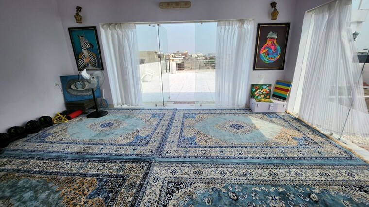 Bedroom, sushant lok ii 3 Bedroom 300 Sq.Yd. Builder Floor In Sushant Lok ii Gurgaon 10396376
