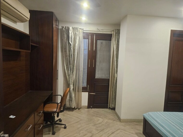 Living Room, arun-vihar-sector-37 3 Bedroom 1800 Sq.Ft. Apartment In Sector 37 Noida 10396369