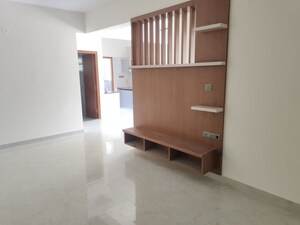 Room in 2 BHK Apartment at Reliable Layout – for Rent
