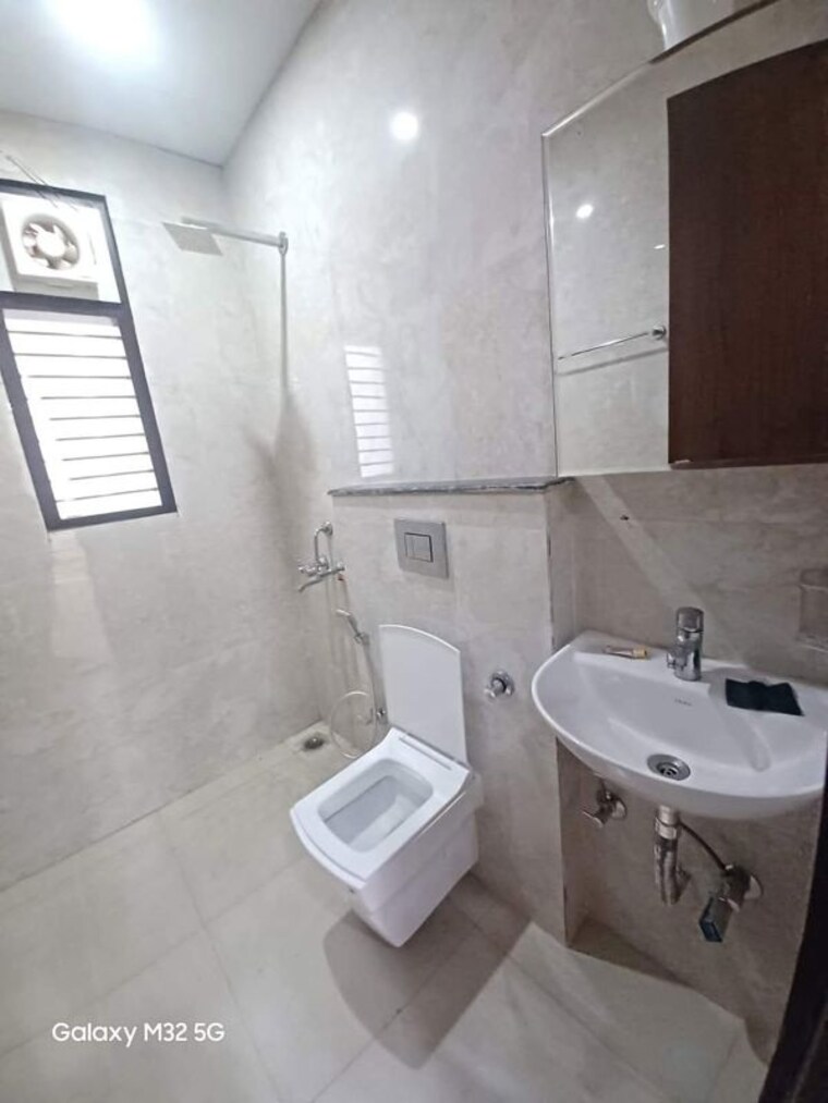 Bathroom, sushant-lok-2 2 Bedroom 1250 Sq.Ft. Builder Floor In Sector 57 Gurgaon 10396385