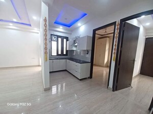 Room in 2 BHK Builder Floor at Sushant Lok 2, Sector 57 – for Rent