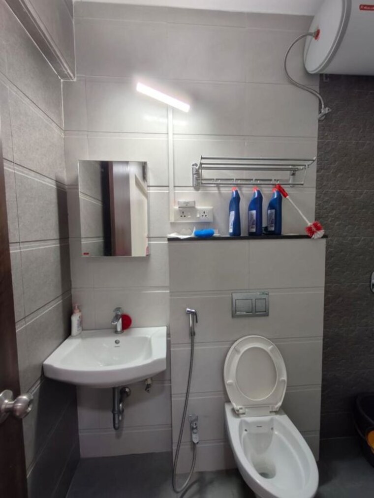 Bathroom, anjali-kunj 4 Bedroom 2700 Sq.Ft. Apartment In Kothrud Pune 10396400