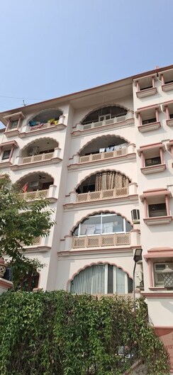 3 BHK + Basement,Store Room Apartment For Rent in Hasanganj