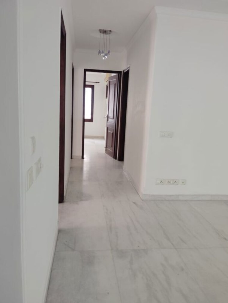 Room, safdarjung development area 4 Bedroom 2500 Sq.Ft. Builder Floor In Safdarjung Development Area Delhi 10396436