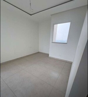 Room in 5 BHK Apartment at Malwa Escon Primera, International Airport Road – for Rent