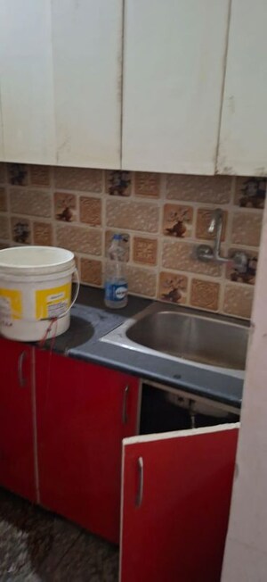 Furnished Amenities in 2 BHK Builder Floor at Green Fields Colony – for Rent