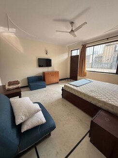 2 BHK + Store Room Builder Floor For Rent in Sector 41