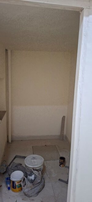 Room in 3 BHK Builder Floor at Green Fields Colony – for Rent