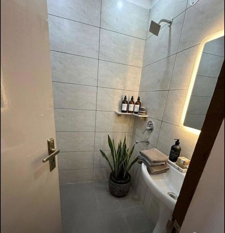 Bathroom, ambala highway 1 Bedroom 555 Sq.Ft. Apartment In Ambala Highway Zirakpur 10396533