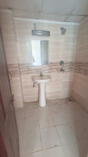 Bathroom in 3.5 BHK Apartment at Amrapali Platinum, Sector 119 – for Sale