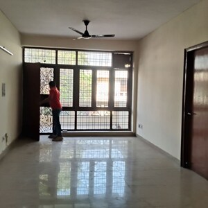 Room in 3 BHK Builder Floor at Ardee City, Sector 52 – for Rent