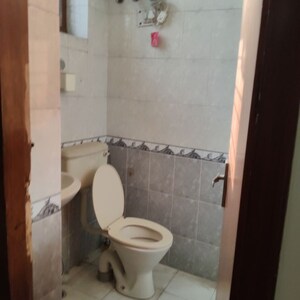 Bathroom in 3 BHK Builder Floor at Ardee City, Sector 52 – for Rent