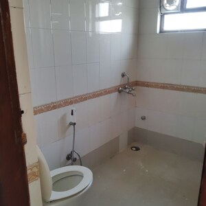 Bathroom in 3.5 BHK Apartment at Ardee City Palm Grove Heights, Sector 52 – for Rent