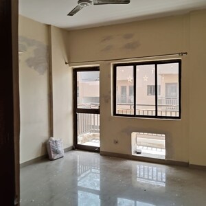 Room in 3.5 BHK Apartment at Ardee City Palm Grove Heights, Sector 52 – for Rent