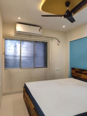Room in 2 BHK Apartment at Riddhi Garden, Malad East – for Rent