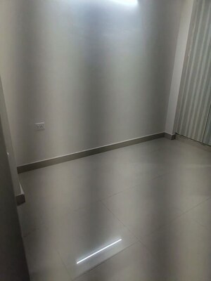 Room in 2.5 BHK Apartment at Aims Golf Avenue I, Sector 75 – for Rent
