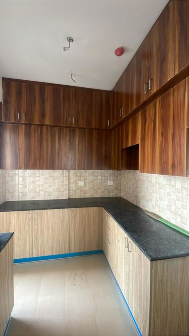 Kitchen, amrapali-silicon-city 3 Bedroom 1835 Sq.Ft. Apartment In Sector 76 Noida 10396725