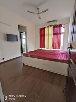 3 BHK + Pooja Room,Servant Room,Study Room,Basement,Store Room Apartment For Rent in Maxblis White House
