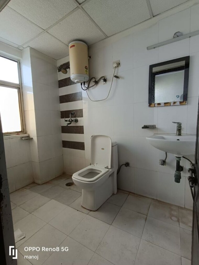 Bathroom, maxblis-white-house 3 Bedroom 1375 Sq.Ft. Apartment In Sector 75 Noida 10396737