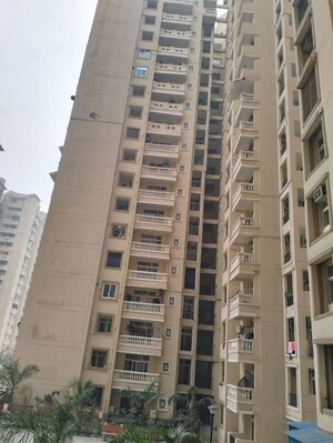 3 BHK Apartment – Exterior View View at Amrapali Silicon City, Sector 76 - for Rent