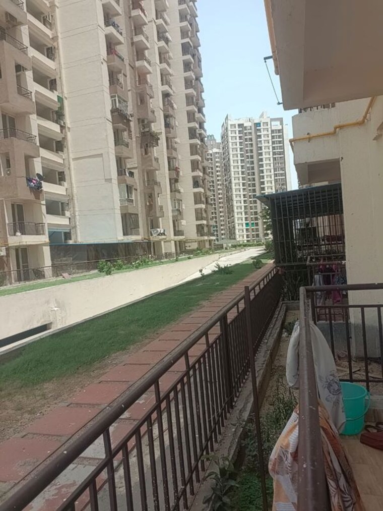 Balcony, amrapali-kingswood 3 Bedroom 1115 Sq.Ft. Apartment In Sector 4 Greater Noida Greater Noida 10396756