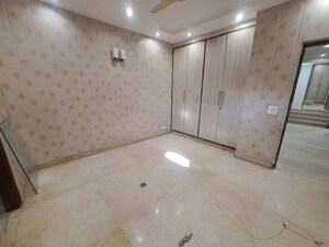 Room in 3 BHK Builder Floor at Greater Kailash Part 3 – for Rent